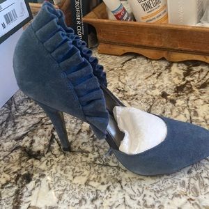 Cute blue shade shoe! Worn once